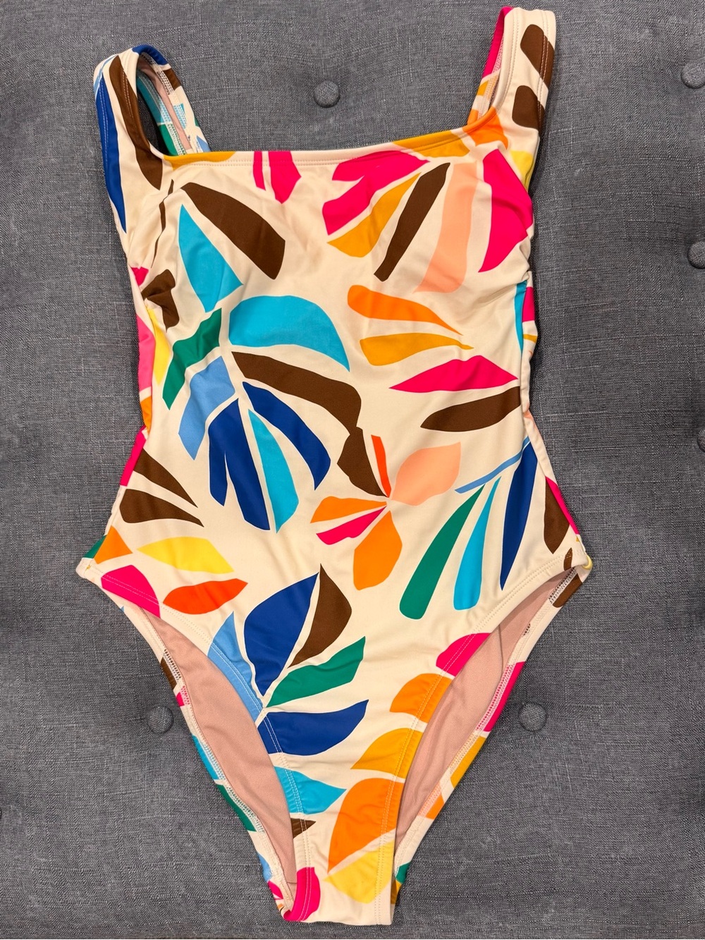 NWT Target Women’s Tropical One Piece Swimsuit High Cut Cheeky M 8-10